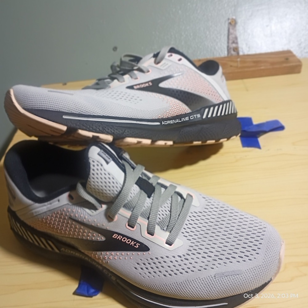 Brooks Adrenaline GTS 22 Running Shoes Women Size 9 Grey Peach Black Sneakers
